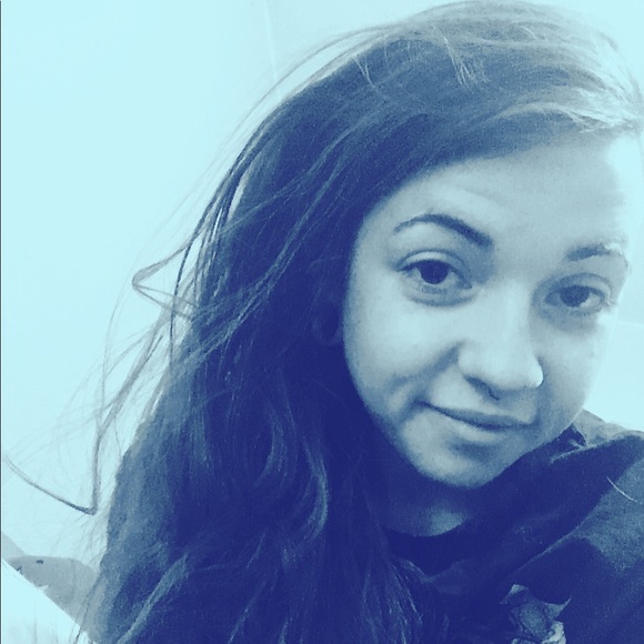 Meet your Posher, Leigh - Picture 1 of 1